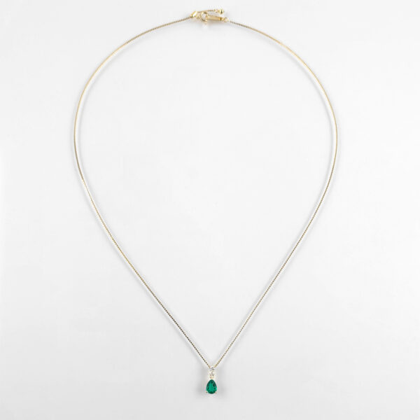 573.高品質ノンエンハンスメントエメラルドゴールドネックレス