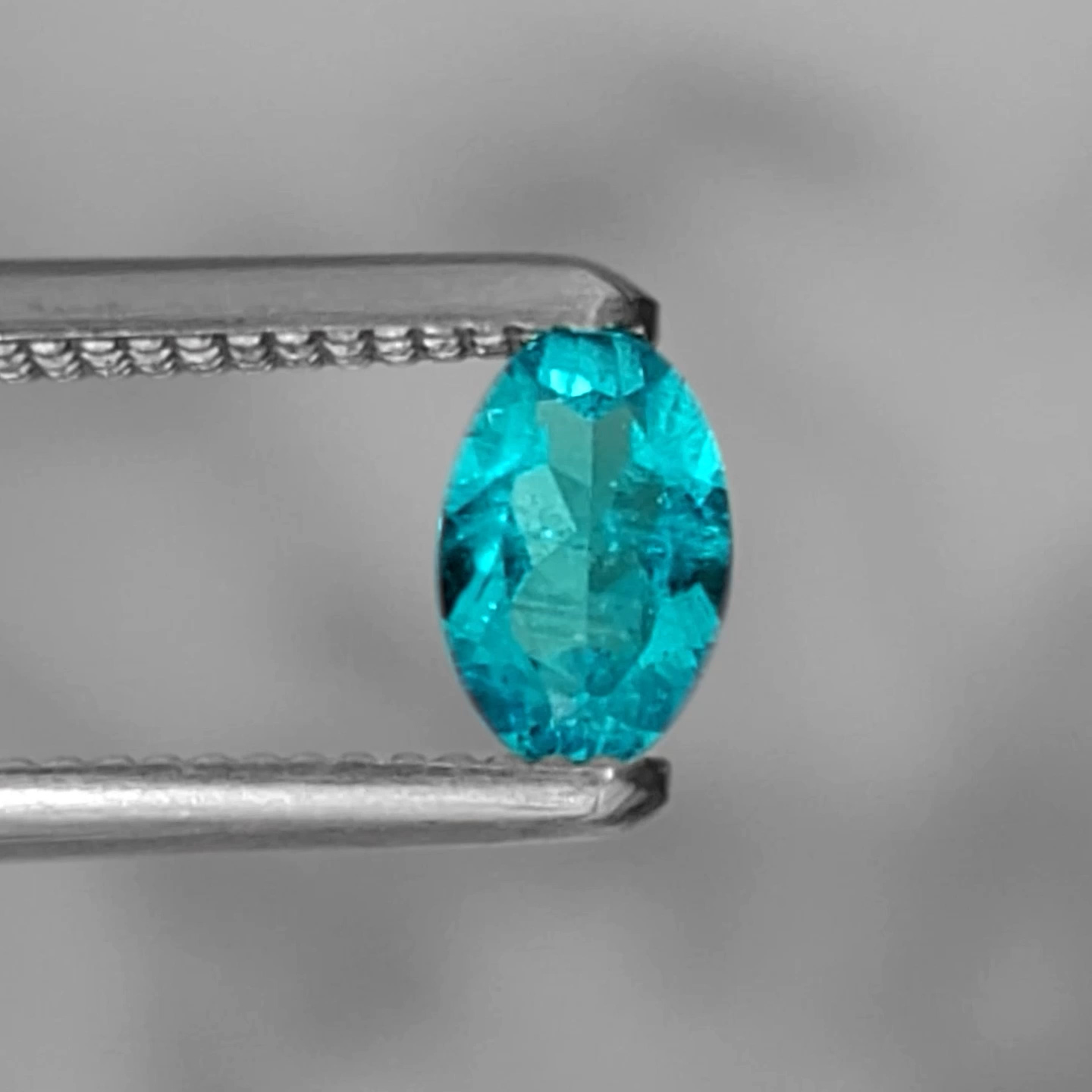 素晴らしい強ネオン!!!★ブラジルバターリャパライバトルマリン★オーダー受付中 ブラジル産バターリャ鉱山パライバトルマリン0.174ct(中央宝石研究所