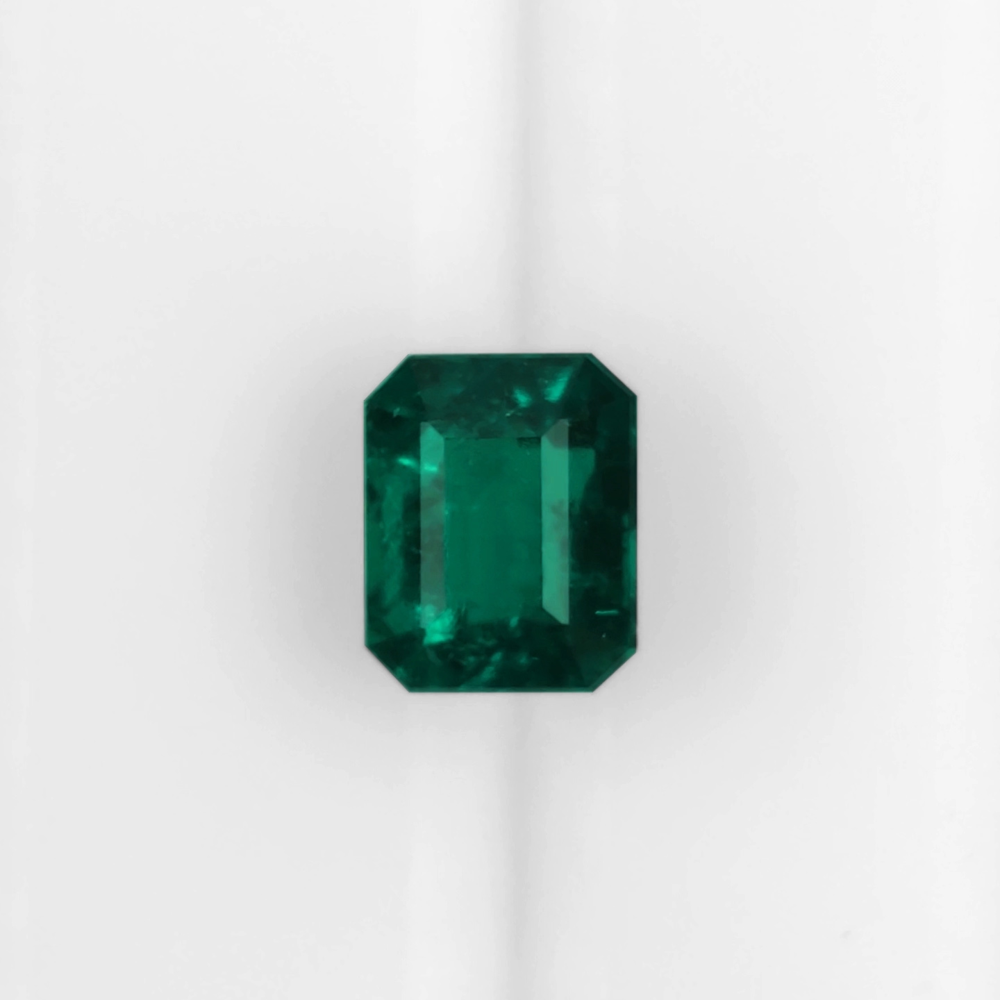 コロンビア産ムゾー鉱山無処理エメラルド(ノンオイル)0.85ct(GRS