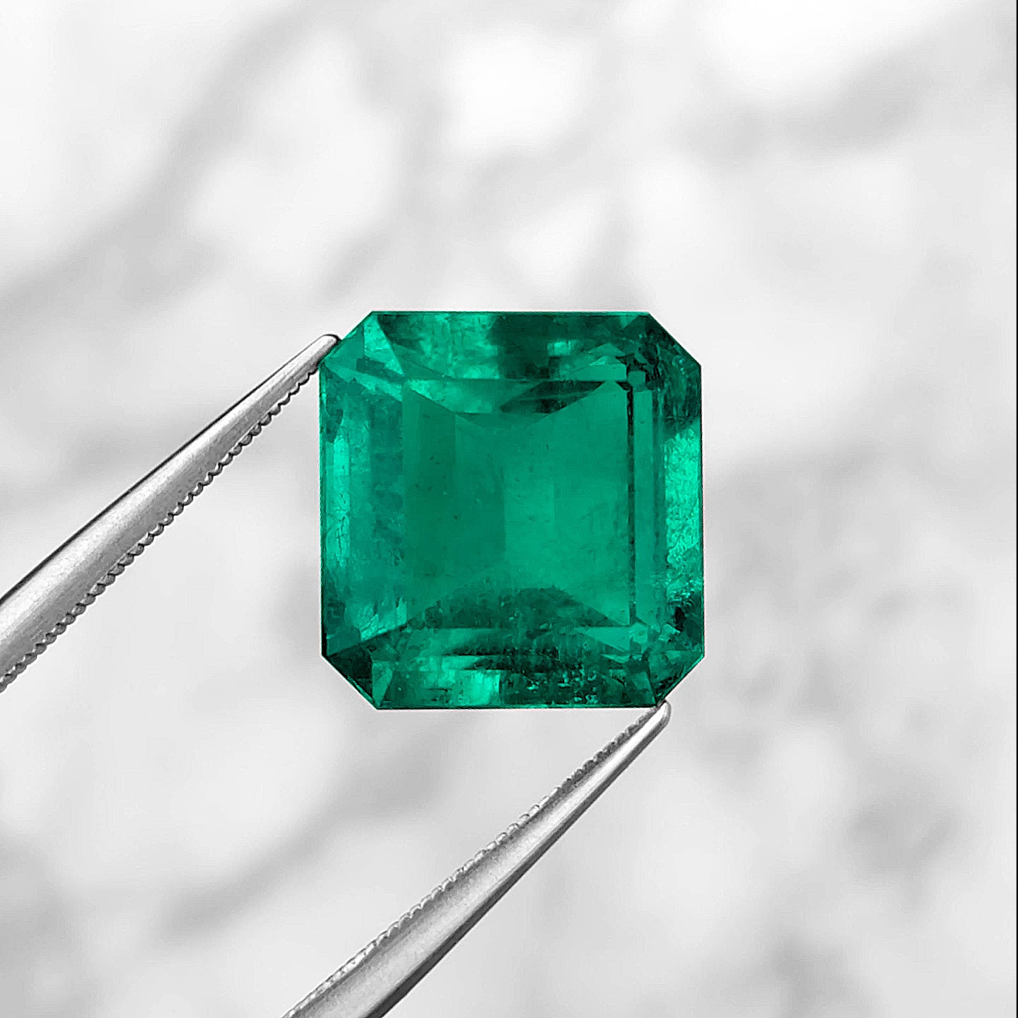 コロンビア産ムゾー鉱山エメラルド6.02ct(GIA宝石鑑別書付)【F1