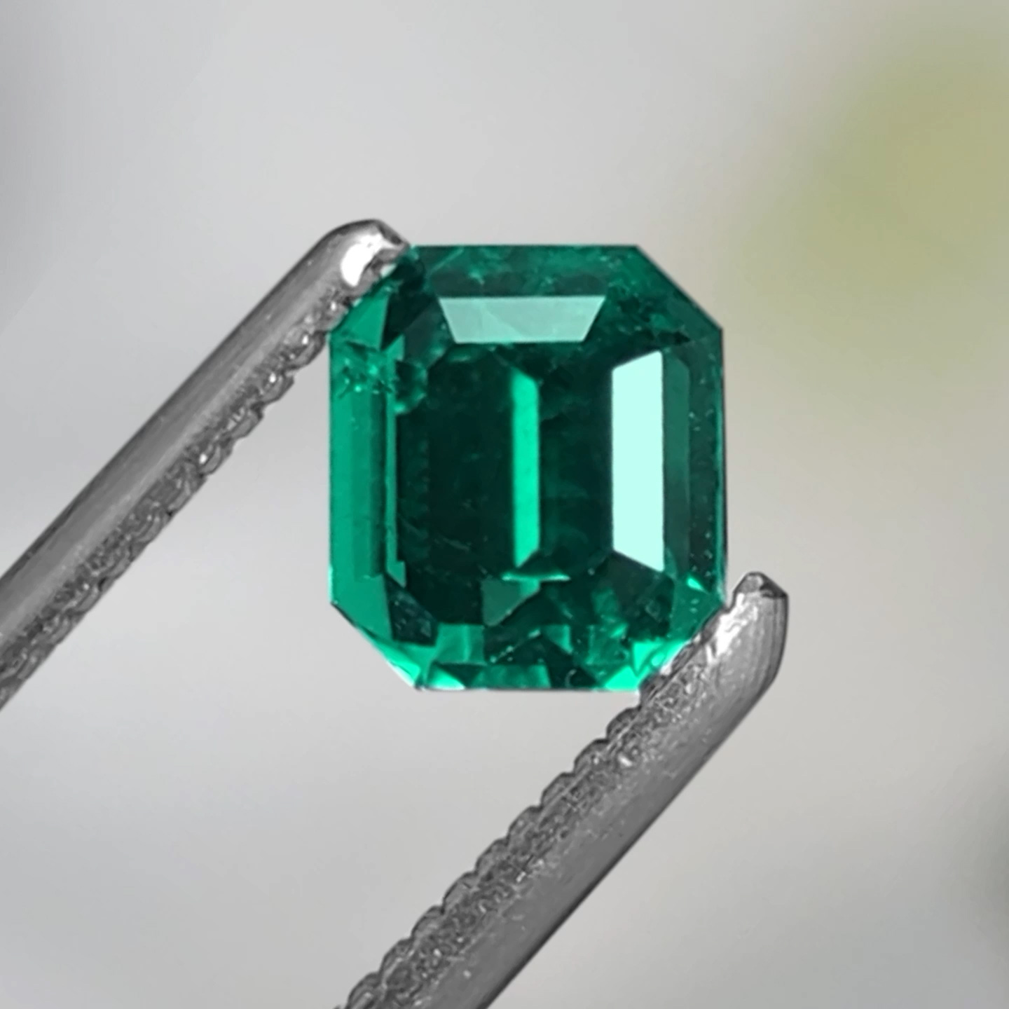 コロンビア産無処理エメラルド(ノンオイル)0.51ct(GIA宝石鑑別 コロンビア産無処理エメラルド(ノンオイル)0.51ct(GIA宝石鑑別
