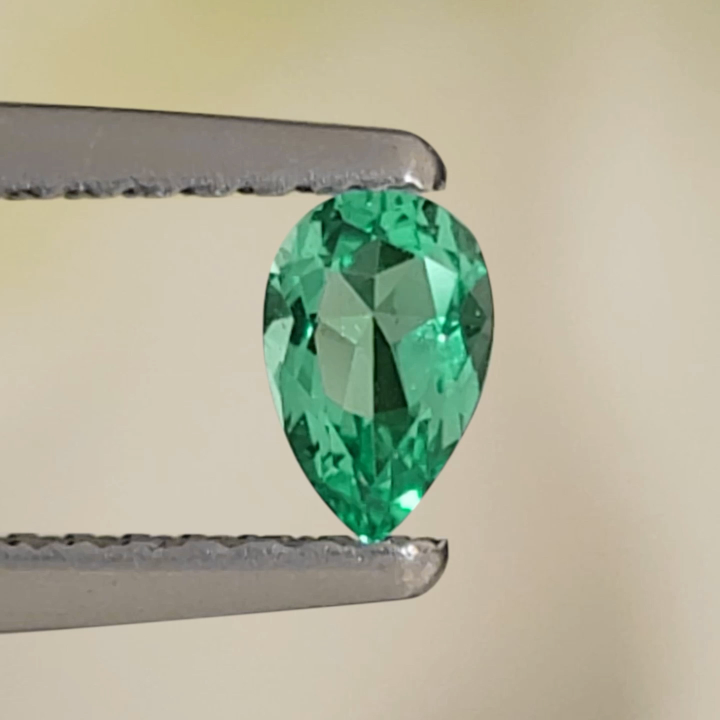 コロンビア産無処理エメラルド(ノンオイル)0.20ct(GIA宝石鑑別書付