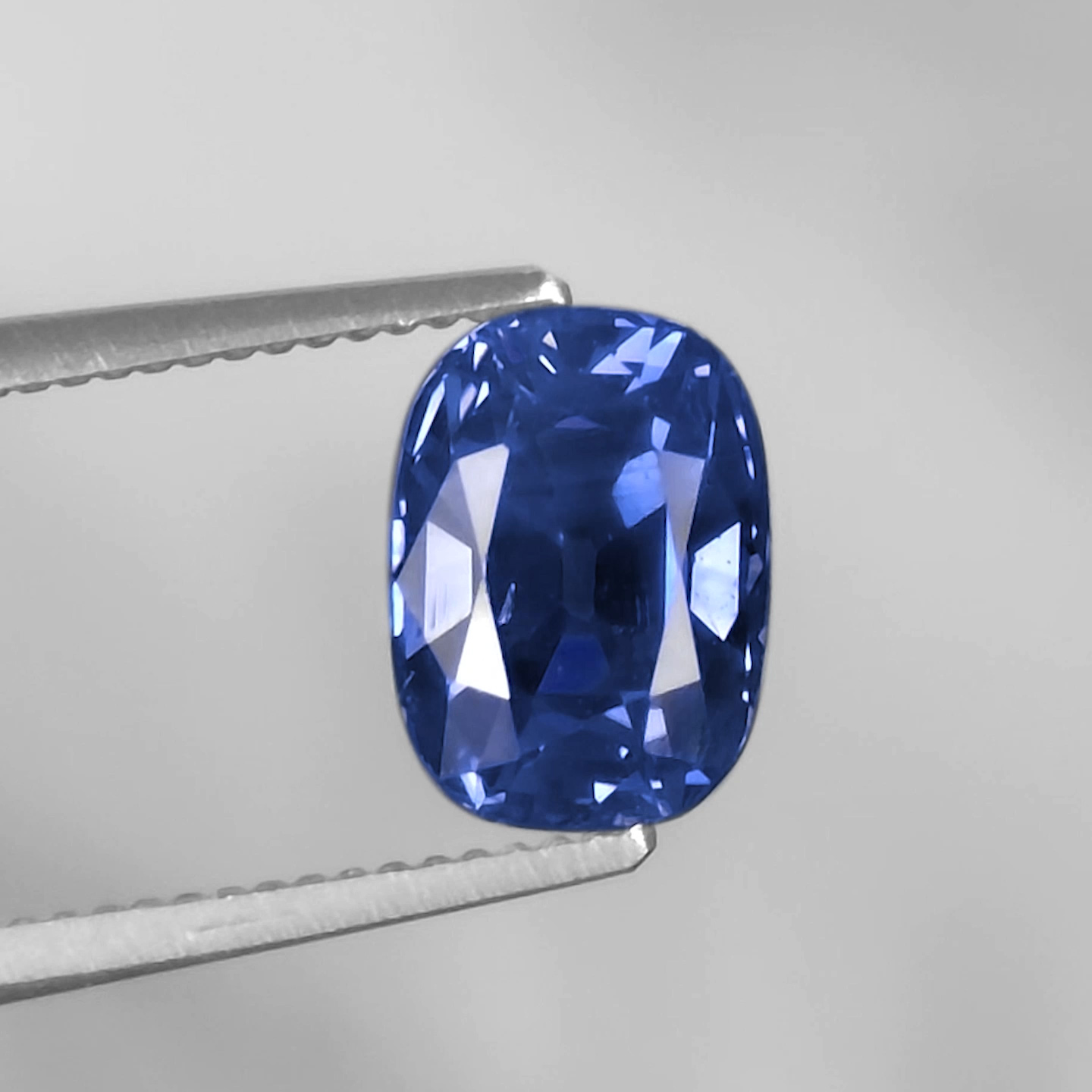 非加熱カシミールサファイア1.14ct(SSEF宝石鑑別書 GUBELIN宝石鑑別書