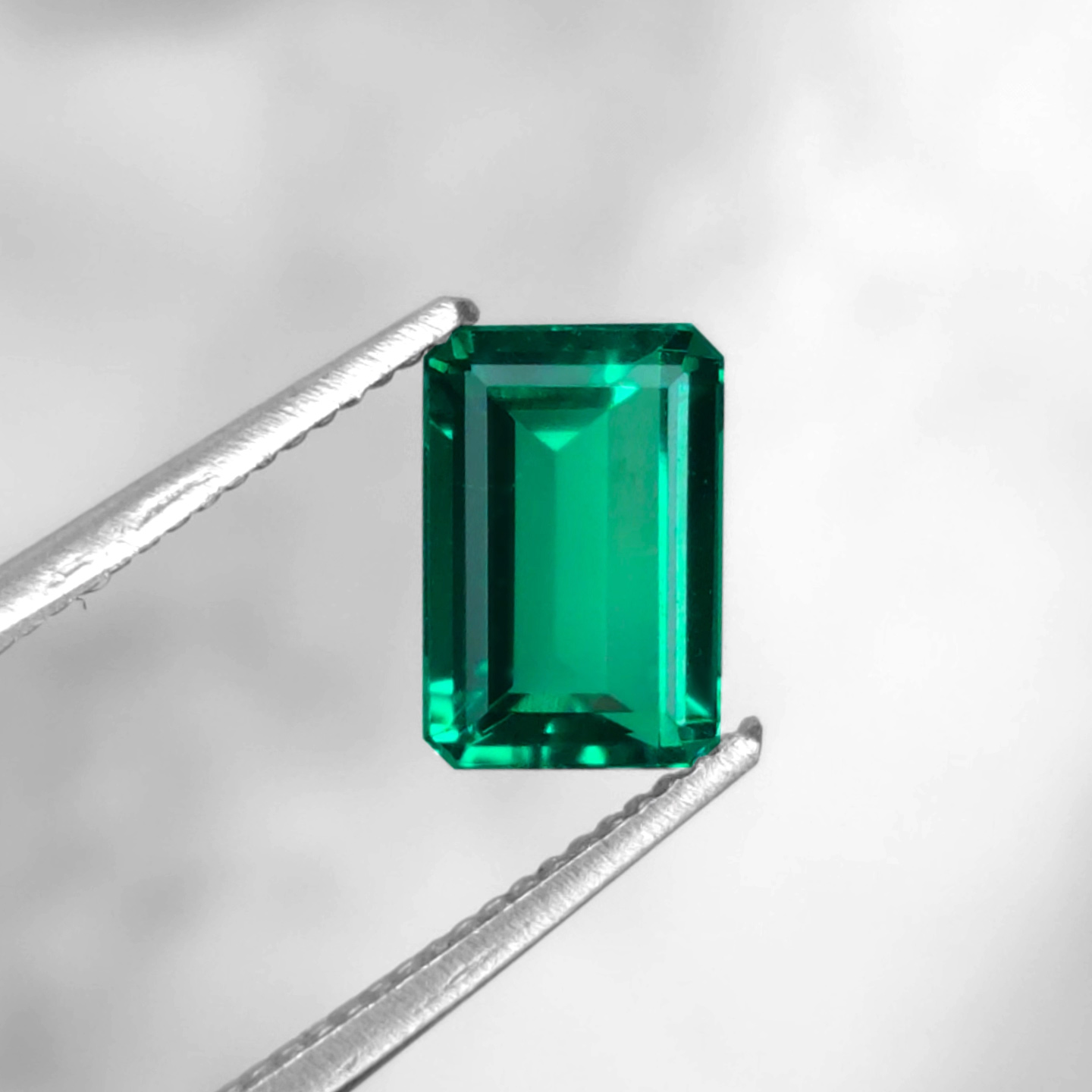 コロンビア産無処理エメラルド(ノンオイル)0.49ct(SSEF宝石鑑別書